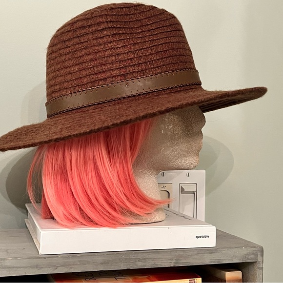 Wide brim hat - Picture 4 of 13